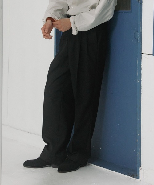 URBAN RESEARCH DOORS（アーバンリサーチドアーズ）の「HT Gabardine 2Tuck Pants（その他パンツ・メンズ・ブラック/ネイビー・MEDIUM/LARGE/SMALL）」の3枚目の写真