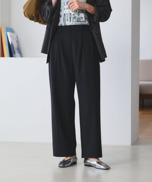 BEAUTY&YOUTH UNITED ARROWS(ビューティーアンドユースユナイテッドアローズ)の「【WEB限定 Wardrobe DAILY MINIMAL】ジャージー タックカーブパンツ ウォッシャブル(その他パンツ・レディース・ブラック/オフホワイト/モカ・M/L/S)」の6枚目の写真
