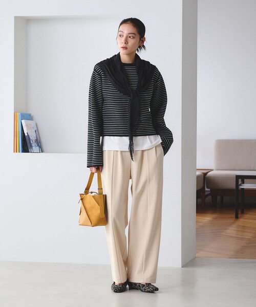 BEAUTY&YOUTH UNITED ARROWS(ビューティーアンドユースユナイテッドアローズ)の「【WEB限定 Wardrobe DAILY MINIMAL】ジャージー タックカーブパンツ ウォッシャブル(その他パンツ・レディース・ブラック/オフホワイト/モカ・M/L/S)」の13枚目の写真