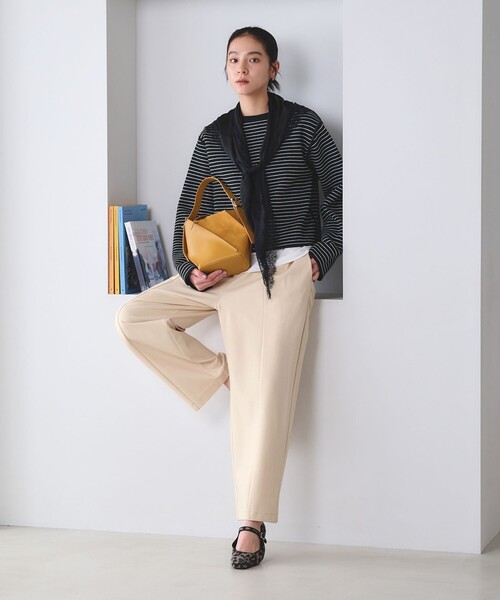 BEAUTY&YOUTH UNITED ARROWS(ビューティーアンドユースユナイテッドアローズ)の「【WEB限定 Wardrobe DAILY MINIMAL】ジャージー タックカーブパンツ ウォッシャブル(その他パンツ・レディース・ブラック/オフホワイト/モカ・M/L/S)」の14枚目の写真