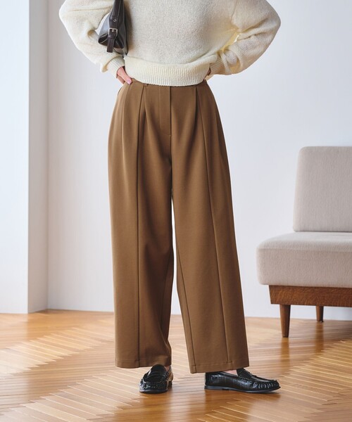 BEAUTY&YOUTH UNITED ARROWS(ビューティーアンドユースユナイテッドアローズ)の「【WEB限定 Wardrobe DAILY MINIMAL】ジャージー タックカーブパンツ ウォッシャブル(その他パンツ・レディース・ブラック/オフホワイト/モカ・M/L/S)」の15枚目の写真
