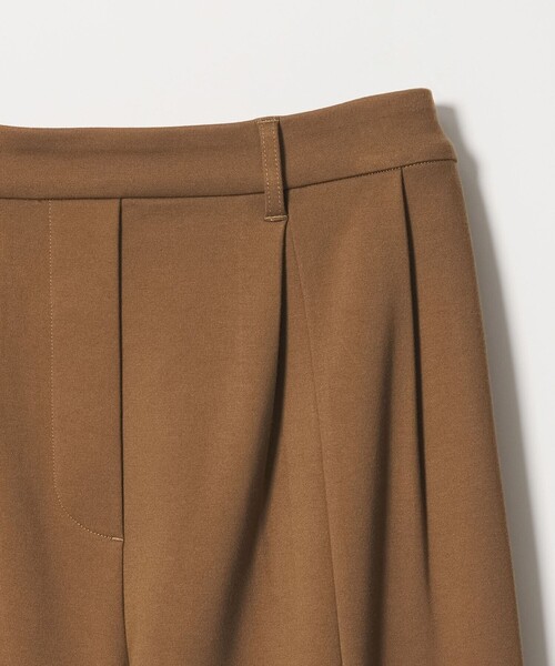 BEAUTY&YOUTH UNITED ARROWS(ビューティーアンドユースユナイテッドアローズ)の「【WEB限定 Wardrobe DAILY MINIMAL】ジャージー タックカーブパンツ ウォッシャブル(その他パンツ・レディース・ブラック/オフホワイト/モカ・M/L/S)」の21枚目の写真