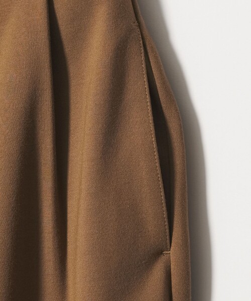 BEAUTY&YOUTH UNITED ARROWS(ビューティーアンドユースユナイテッドアローズ)の「【WEB限定 Wardrobe DAILY MINIMAL】ジャージー タックカーブパンツ ウォッシャブル(その他パンツ・レディース・ブラック/オフホワイト/モカ・M/L/S)」の22枚目の写真
