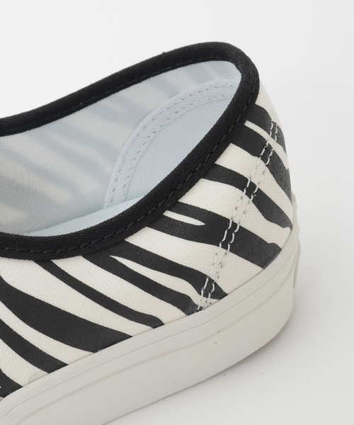 VANS（バンズ）の「【VANS/ヴァンズ】オーセンティックANIMALIER ZEBRA（スニーカー・レディース・ゼブラ・23.5cm/24cm/24.5cm/25cm）」の6枚目の写真