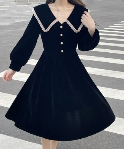 SHEPP（シープ）の「【26年秋冬新作】ビッグ セーラーカラー ベロア ロングワンピース Aライン（ワンピース・レディース・ブラック/レッド・M）」の5枚目の写真