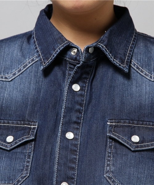 LIMITLESS LUXURY（リミットレスラグジュアリー）の「DENIMシャツ◆（シャツ/ブラウス・レディース・ネイビー/ブルー系その他・FREE）」の4枚目の写真