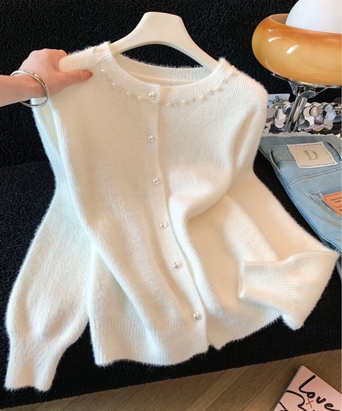 AMAJI(アマジ)の「クルーネック ニットカーディガン(カーディガン/ボレロ・レディース・ホワイト/ライトピンク・SMALL/MEDIUM/LARGE)」の1枚目の写真