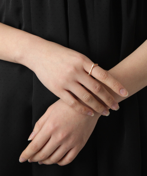 Ray BEAMS（レイビームス）の「by boe / "MR5" スクエア リング（リング・レディース・その他1・ONE SIZE）」の3枚目の写真