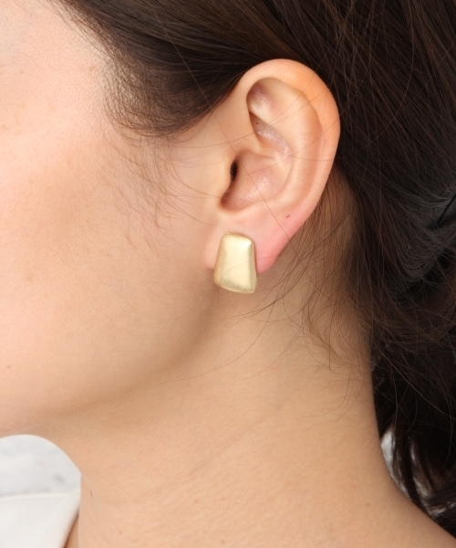 LEPSIM(レプシィム)の「メタルモチーフクリップ 748335(イヤリング・レディース・シルバー系その他/アンティークシルバー/ゴールド系その他/アンティークゴールド・ONE SIZE)」の1枚目の写真