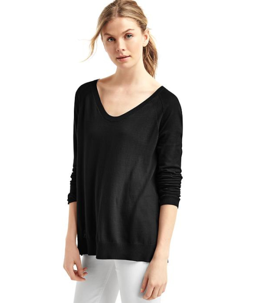 GAP（ギャップ）の「Gap 長袖ポインテールセーター（ニット/セーター・レディース・ホワイト/スモークピンク/ブラック/ライトグレー/オフホワイト/グレイッシュブルー/インディゴブルー・XXS/L/S/M/XS）」の3枚目の写真