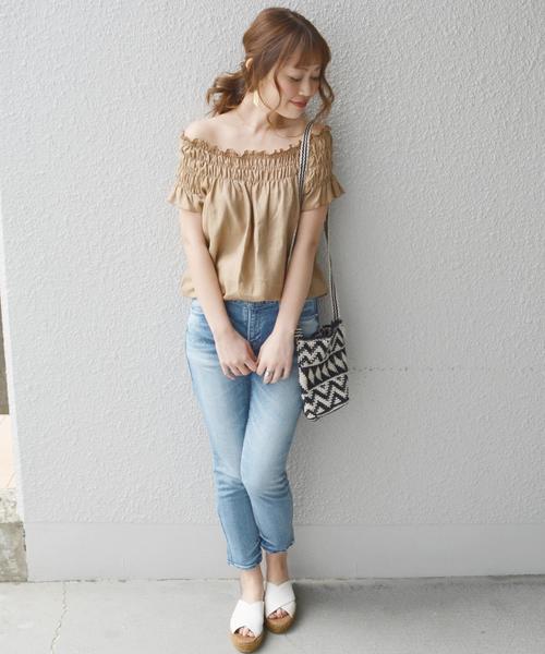 Khaju（カージュ）の「Khaju:シャーリング2WAYブラウス◇（シャツ/ブラウス・レディース・ブラック/オフホワイト/ベージュ・ONE SIZE）」の6枚目の写真