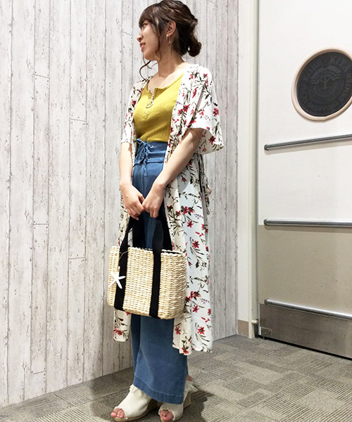 VENCEEXCHANGE（ヴァンスエクスチェンジ）の「カルム花柄シャツディガン            （カーディガン/ボレロ・レディース・レッド/オフホワイト・MEDIUM）」の2枚目の写真