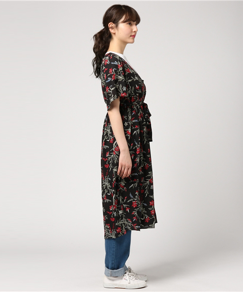 VENCEEXCHANGE（ヴァンスエクスチェンジ）の「カルム花柄シャツディガン            （カーディガン/ボレロ・レディース・レッド/オフホワイト・MEDIUM）」の6枚目の写真