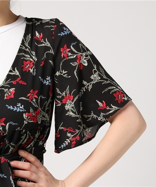 VENCEEXCHANGE（ヴァンスエクスチェンジ）の「カルム花柄シャツディガン            （カーディガン/ボレロ・レディース・レッド/オフホワイト・MEDIUM）」の9枚目の写真