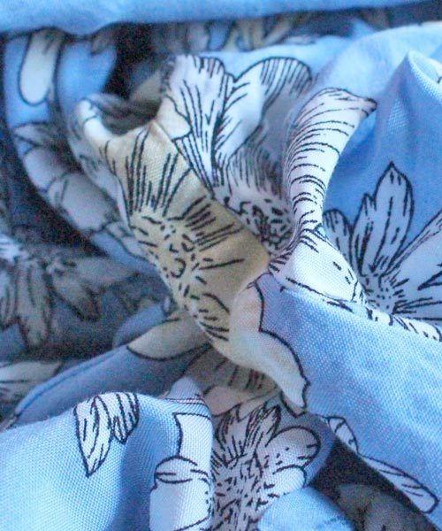 antiqua（アンティカ）の「花柄デザイントップス（Tシャツ/カットソー・レディース・ブルー系その他/ホワイト系その他・FREE）」の8枚目の写真