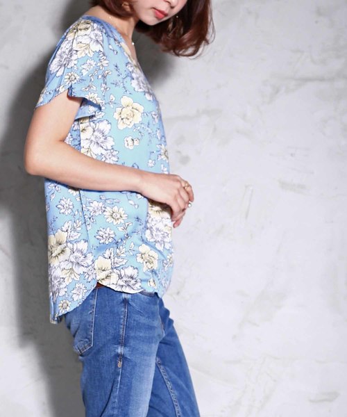 antiqua（アンティカ）の「花柄デザイントップス（Tシャツ/カットソー・レディース・ブルー系その他/ホワイト系その他・FREE）」の22枚目の写真