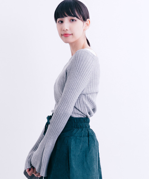 MERLOT（メルロー）の「ボートネックリブニットフレアスリーブトップス0074（ニット/セーター・レディース・ライトグレー/ブラック/レッド/アイボリー・FREE）」の3枚目の写真