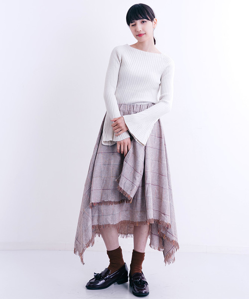 MERLOT（メルロー）の「ボートネックリブニットフレアスリーブトップス0074（ニット/セーター・レディース・ライトグレー/ブラック/レッド/アイボリー・FREE）」の14枚目の写真