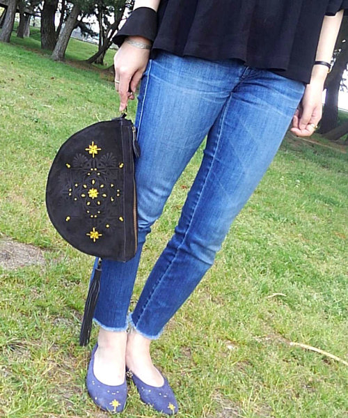 IKOH(イコー)の「【IKOH】Rangori Hangetu clutch bag ランゴリ 半月レザークラッチバッグ(クラッチバッグ)」|ブラック