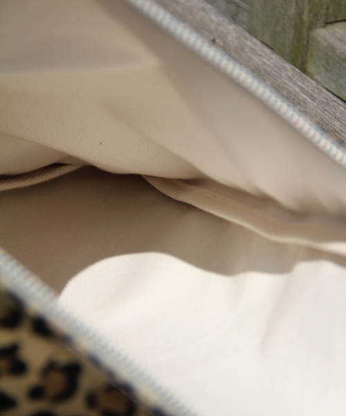 UNITED ARROWS(ユナイテッドアローズ)の「<TEMBEA(テンベア)>レオパード柄 クラッチバッグ(クラッチバッグ・その他/ホワイト・フリー)」の9枚目の写真