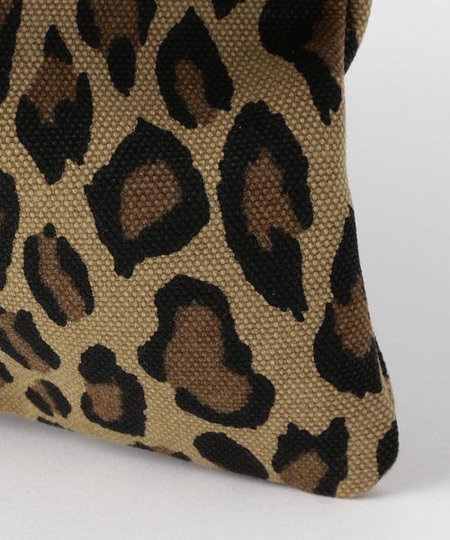 UNITED ARROWS(ユナイテッドアローズ)の「<TEMBEA(テンベア)>レオパード柄 クラッチバッグ(クラッチバッグ・その他/ホワイト・フリー)」の16枚目の写真