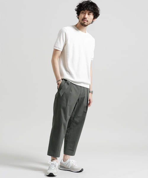 NANO universe（ナノユニバース）の「ベルテッドタックパンツ（スラックス・メンズ・カーキ/チャコール・LARGE/MEDIUM/SMALL）」の4枚目の写真