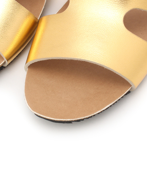 PLAKTON(プラクトン)の「【PLAKTON/プラクトン】メタリックフラットサンダル(サンダル・レディース・シルバー/ゴールド・36/37/38)」の8枚目の写真