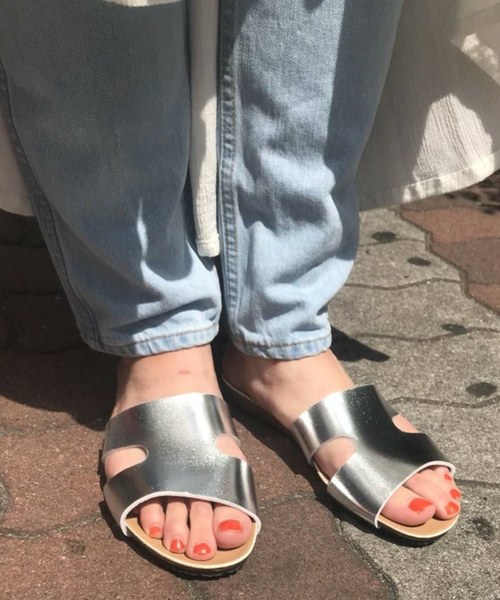 PLAKTON(プラクトン)の「【PLAKTON/プラクトン】メタリックフラットサンダル(サンダル・レディース・シルバー/ゴールド・36/37/38)」の15枚目の写真