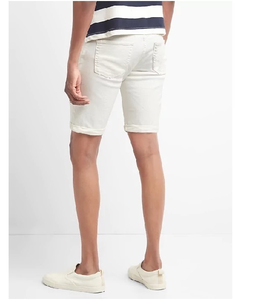GAP(ギャップ)の「10'' Distressed Denim Shorts in Slim Fit with GapFlex(その他パンツ・メンズ・ホワイト・36W/28W/34W/30W/32W)」の3枚目の写真