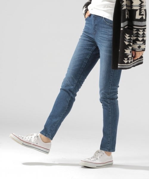 BAYFLOW（ベイフロー）の「ベーシックスキニーデニム 18AW（デニムパンツ・レディース・チャコール/サックスブルー/インディゴブルー/ブラック/ダークブルー・24inch/22inch/26inch/23inch/25inch）」の4枚目の写真