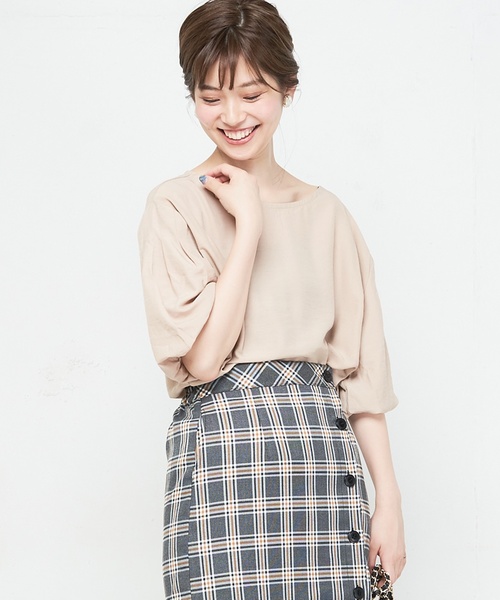 natural couture(ナチュラルクチュール)の「バルーン袖とろみブラウス(シャツ/ブラウス・レディース・ブラック/ベージュ/サックスブルー/ネイビー/グリーン・FREE)」の3枚目の写真