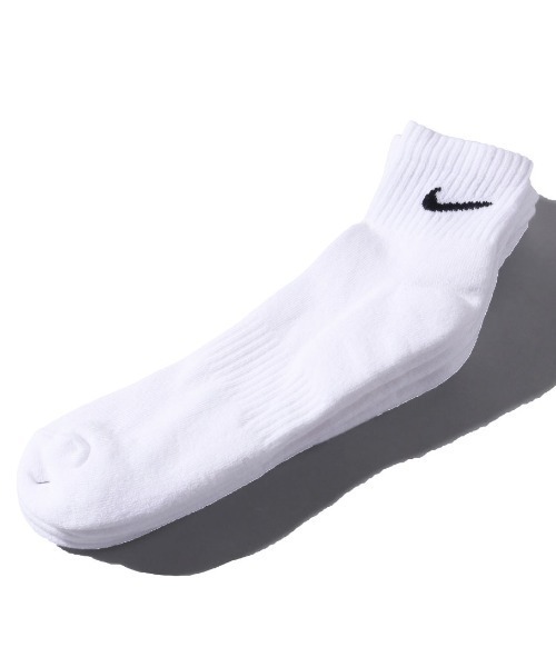NIKE（ナイキ）の「NIKE ナイキ エブリデイ クッション アンクル トレーニングソックス (3足) / U NK EVERYDAY CUSH ANKLE 3PR sx7667-100【SP】（ソックス/靴下・メンズ・ホワイト・23-25/25-27/27-29）」の2枚目の写真