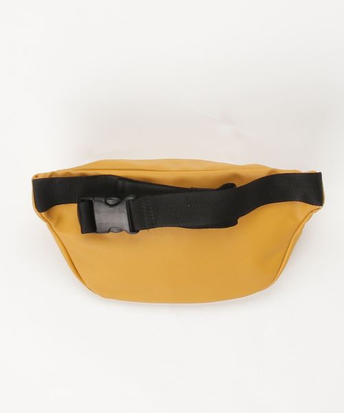 SPRUCE（スプルース）の「メタリックボディバッグ（ボディバッグ/ウエストポーチ・レディース・ブラック/ベージュ/パープル/オフホワイト/シルバー/マスタード・FREE）」の7枚目の写真