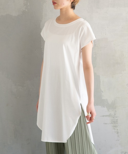 LOWRYS FARM（ローリーズファーム）の「アソートラウンドヘムTEE 887997（Tシャツ/カットソー・レディース・ブラック/アイボリー/ブラック系その他/オフホワイト・FREE）」の4枚目の写真