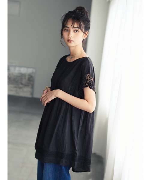 CRAFT STANDARD BOUTIQUE(クラフトスタンダードブティック)の「切り替えレースフレンチスリーブブラウス(シャツ/ブラウス・レディース・ブラック/レッド/オフホワイト・FREE)」の1枚目の写真