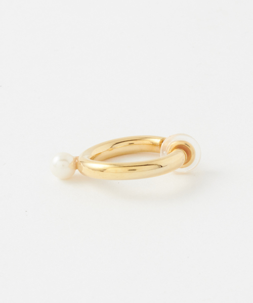 petite robe noire（プティローブノアー）の「petite robe noire/フープイヤカフ太線2cm（ピアス（両耳用）・レディース・ゴールド・FREE）」の5枚目の写真