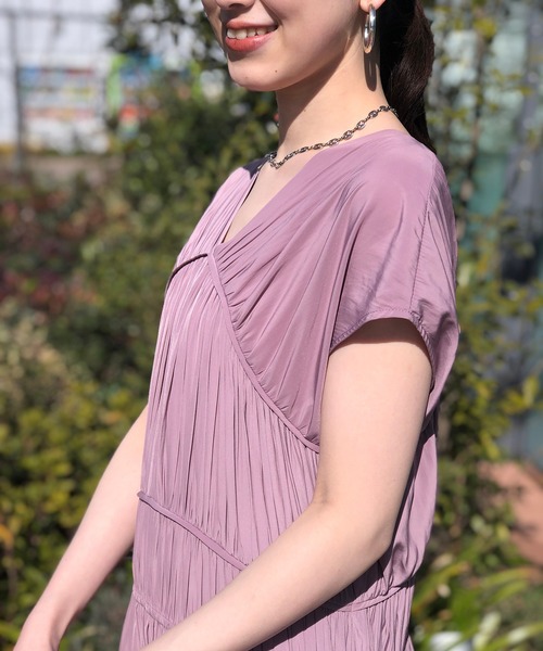 STUNNING LURE(スタニングルアー)の「バックVギャザーロングワンピース(ワンピース・レディース・ライトベージュ/ライトブルー/スモークピンク・0/1/2)」の8枚目の写真