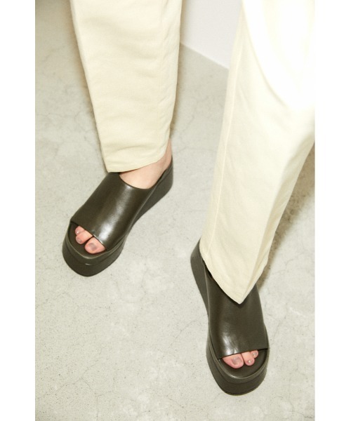THROW by SLY(スローバイスライ)の「THROW MINIMAL SANDAL ミニマル サンダル(サンダル・レディース・イエロー/アイボリー/ダークカーキ・SMALL/MEDIUM/LARGE)」の13枚目の写真