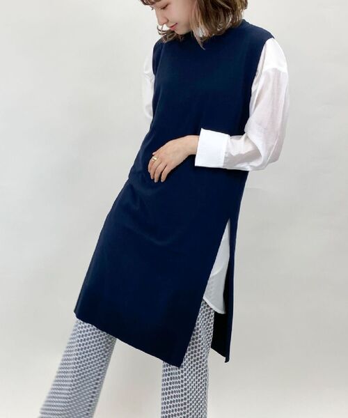 fredy emue（フレディエミュ）の「サマーロングベスト（ニット/セーター・レディース・ベージュ/ネイビー/キャメル・38）」の3枚目の写真