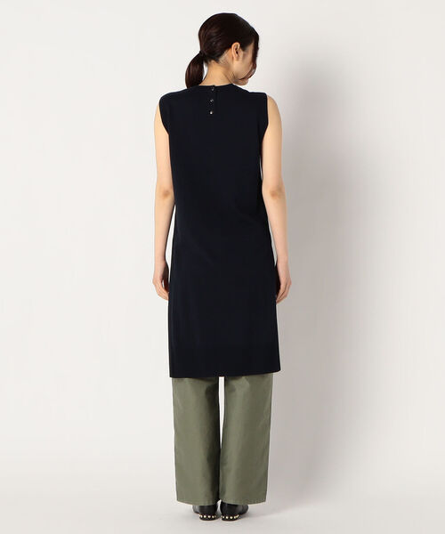 fredy emue（フレディエミュ）の「サマーロングベスト（ニット/セーター・レディース・ベージュ/ネイビー/キャメル・38）」の12枚目の写真