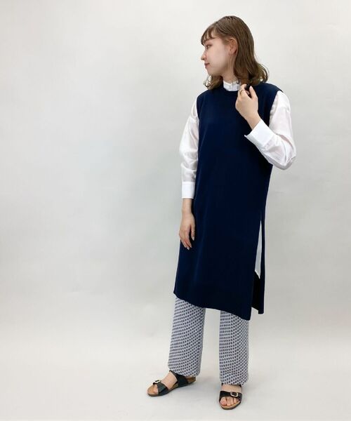 fredy emue（フレディエミュ）の「サマーロングベスト（ニット/セーター・レディース・ベージュ/ネイビー/キャメル・38）」の6枚目の写真