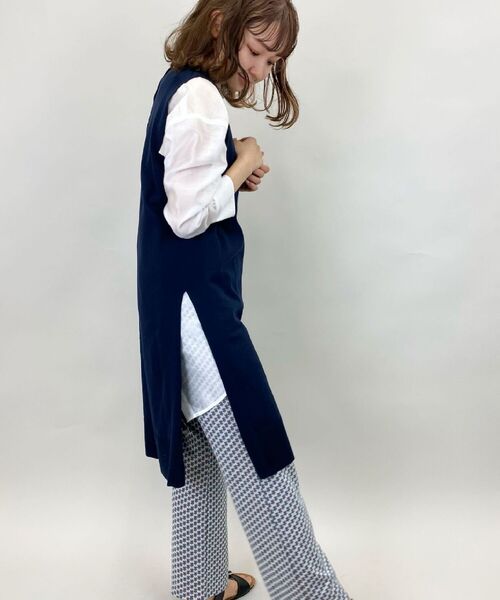 fredy emue（フレディエミュ）の「サマーロングベスト（ニット/セーター・レディース・ベージュ/ネイビー/キャメル・38）」の14枚目の写真