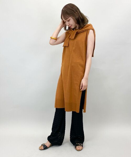 fredy emue（フレディエミュ）の「サマーロングベスト（ニット/セーター・レディース・ベージュ/ネイビー/キャメル・38）」の20枚目の写真