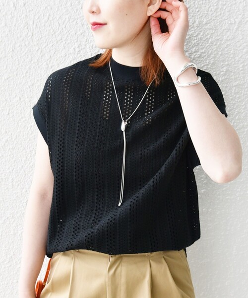 SHIPS（シップス）の「【WEB限定】〈手洗い可能〉アイレット クルーネック プルオーバー（Tシャツ/カットソー・レディース・ホワイト/ブラック系/チャコールグレー/シルバーグレー/グレー系/ダークグリーン/パープル/ライトイエロー/ウィート/グリーン/ケリーグリーン/ブルー系/オレンジ/ライトホワイト/ブラック/ネイビー/ラベンダー/オリーブ・ONE SIZE）」の5枚目の写真