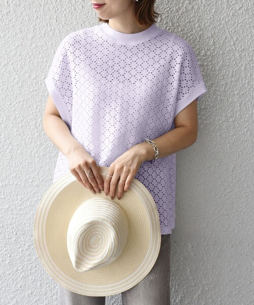 SHIPS（シップス）の「【WEB限定】〈手洗い可能〉アイレット クルーネック プルオーバー（Tシャツ/カットソー・レディース・ホワイト/ブラック系/チャコールグレー/シルバーグレー/グレー系/ダークグリーン/パープル/ライトイエロー/ウィート/グリーン/ケリーグリーン/ブルー系/オレンジ/ライトホワイト/ブラック/ネイビー/ラベンダー/オリーブ・ONE SIZE）」の16枚目の写真
