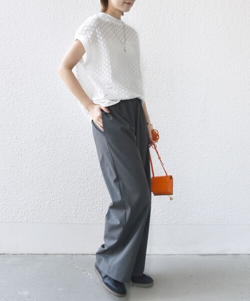 SHIPS（シップス）の「【WEB限定】〈手洗い可能〉アイレット クルーネック プルオーバー（Tシャツ/カットソー・レディース・ホワイト/ブラック系/チャコールグレー/シルバーグレー/グレー系/ダークグリーン/パープル/ライトイエロー/ウィート/グリーン/ケリーグリーン/ブルー系/オレンジ/ライトホワイト/ブラック/ネイビー/ラベンダー/オリーブ・ONE SIZE）」の21枚目の写真