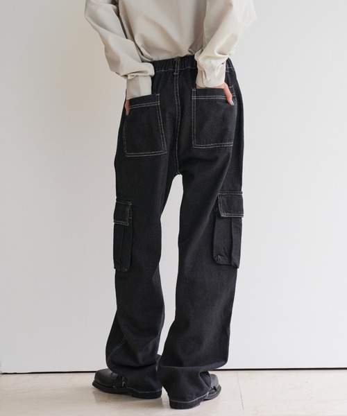 FEKETE（フェケテ）の「FEKETE DENIM CARGO PANTS（カーゴパンツ・メンズ・ブラック/ブルー・MEDIUM/LARGE）」の2枚目の写真