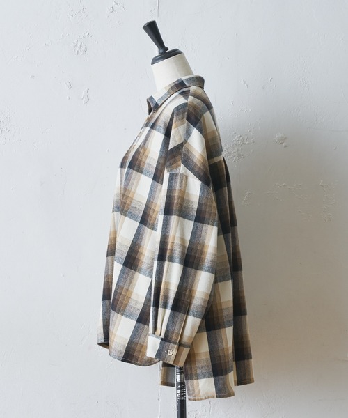 BEARDSLEY（ビアズリー）の「チェック襟付きプルオーバー（シャツ/ブラウス・レディース・ベージュ/ブラック・FREE）」の18枚目の写真