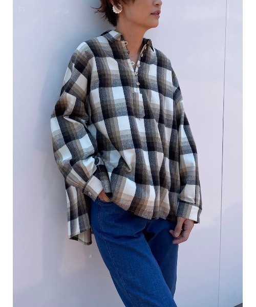 BEARDSLEY（ビアズリー）の「チェック襟付きプルオーバー（シャツ/ブラウス・レディース・ベージュ/ブラック・FREE）」の4枚目の写真