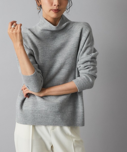 RIVE DROITE（リヴドロワ）の「肌を優しく包み込む柔らかな着心地　ウール100ボトルネックニット（ニット/セーター・レディース・オフホワイト/オレンジ/サックスブルー/レッド/ブラック/ライトベージュ/グレー/グリーン系その他・FREE）」の4枚目の写真